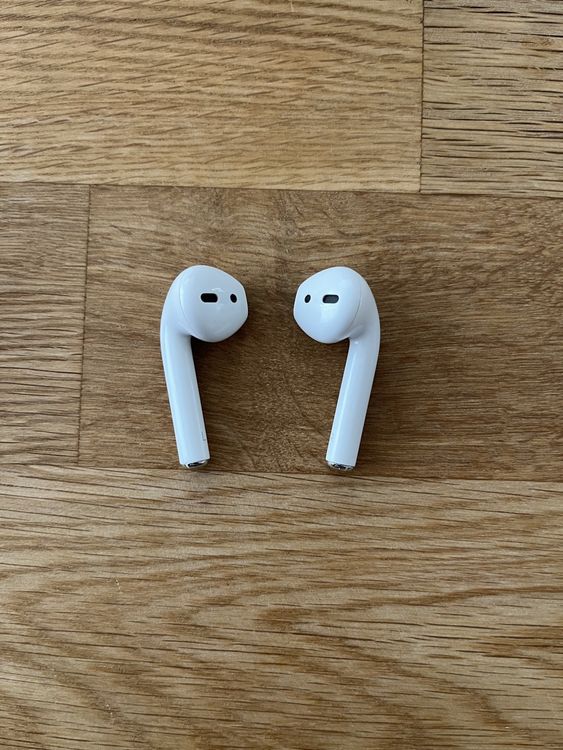 Apple AirPods 2  6