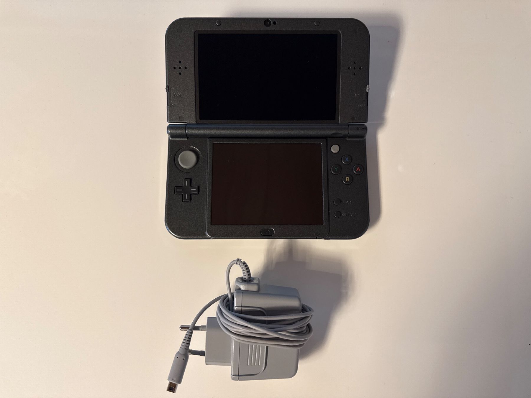 Nintendo Console: New Nintendo 3DS XL – Usato da Niederbipp venduto da nbf_qy2d