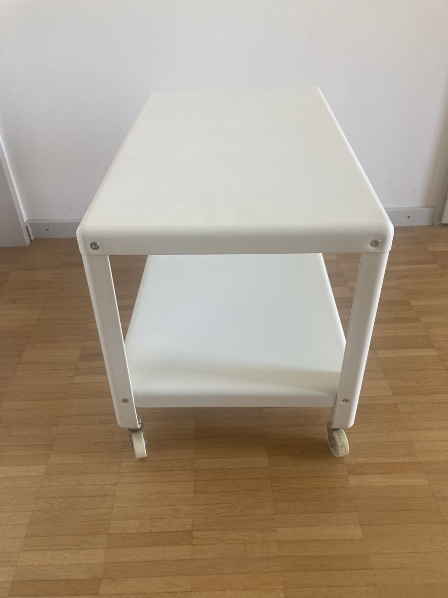 Ikea Tables: Ikea Beistelltisch auf Rollen – D'occasion à Zwingen par Kult2000 3