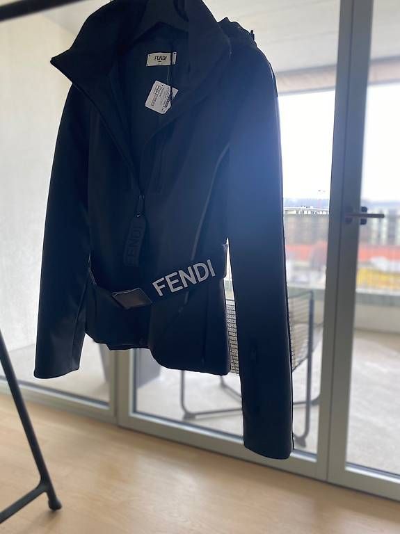 Fendi Giacche: Designer Skijacke – Usato da Winterthur venduto da Xeni86