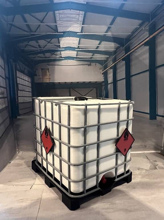 Modellismo RC: IBC Gefahrgut-Container 1:14 – Usato da Altdorf UR venduto da modellbau-widmer