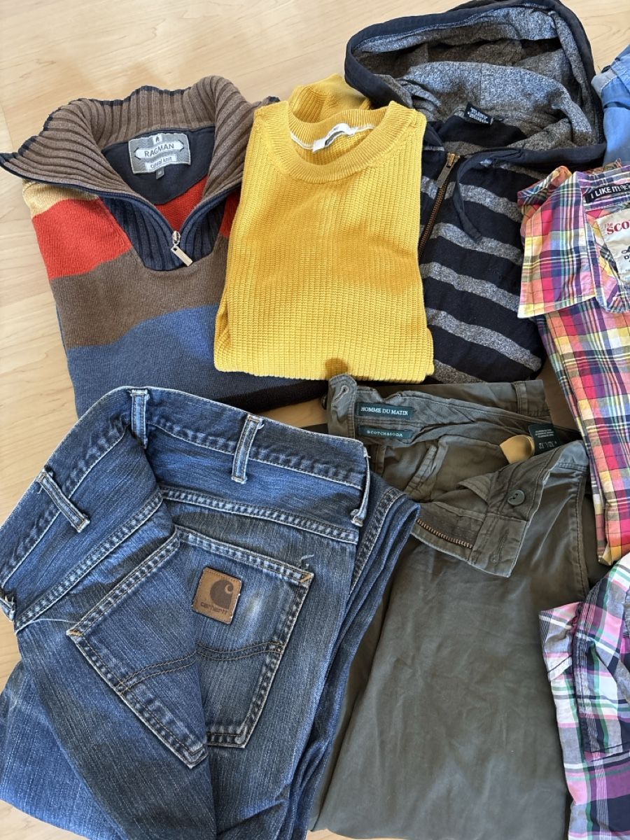 Lots de vêtements: Riesiges Kleiderpacket Grösse M – D'occasion à Samstagern par Dufman 3