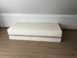 2 neue Matratzen 100 × 200 cm inkl. Topper 200 × 200 cm