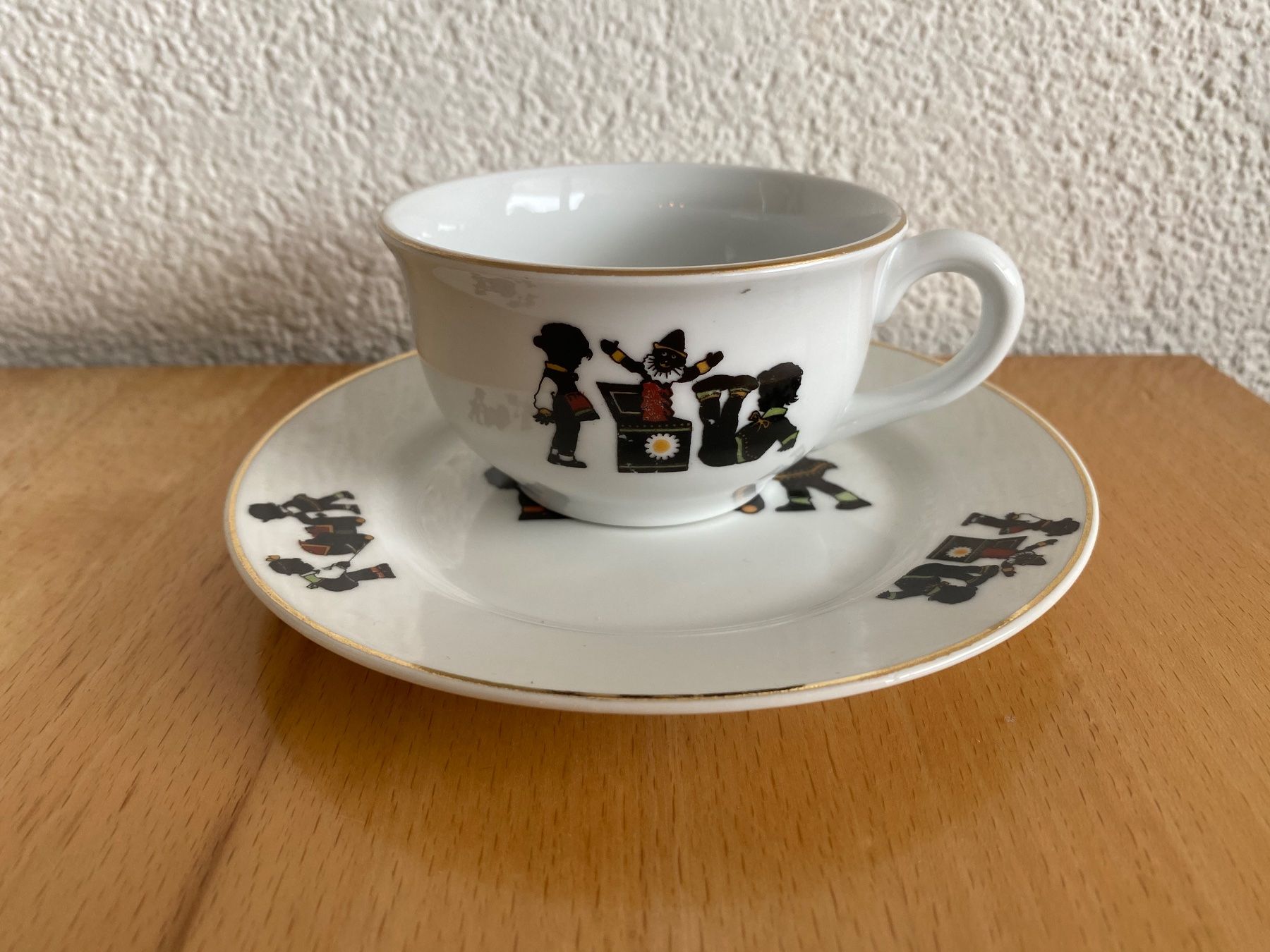 Tazze: Antike Kinder/Kaffeetasse Langenthal – Usato da Schwarzenburg venduto da Michellu