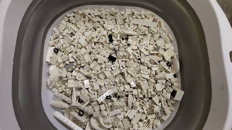 Lego Giocattoli: Lego Kleinteile weiss, 515g – Usato da Schiers venduto da Pet70