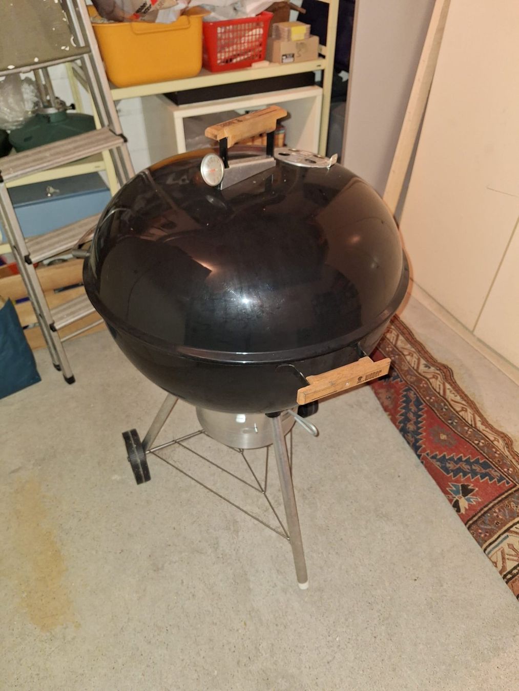 Weber Griglie: HOLZKOHLR-GRILL – Usato da Jona venduto da 123Strubeli 1