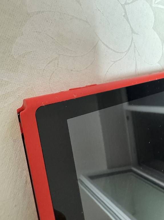 Konsolen: Nintendo Switch - Edition Mario – Gebraucht aus Lausanne von wazabyii 2