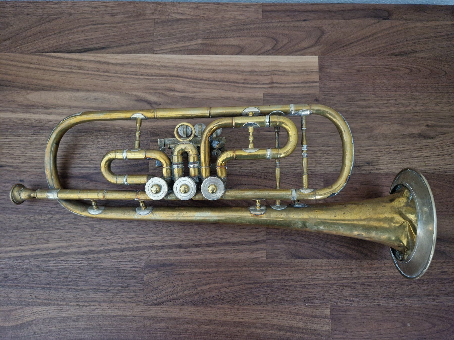 Strumenti musicali: Antike, zerbeulte Drehventiltrompete aus Messing – Usato da Burgdorf venduto da gre_2ftz 1