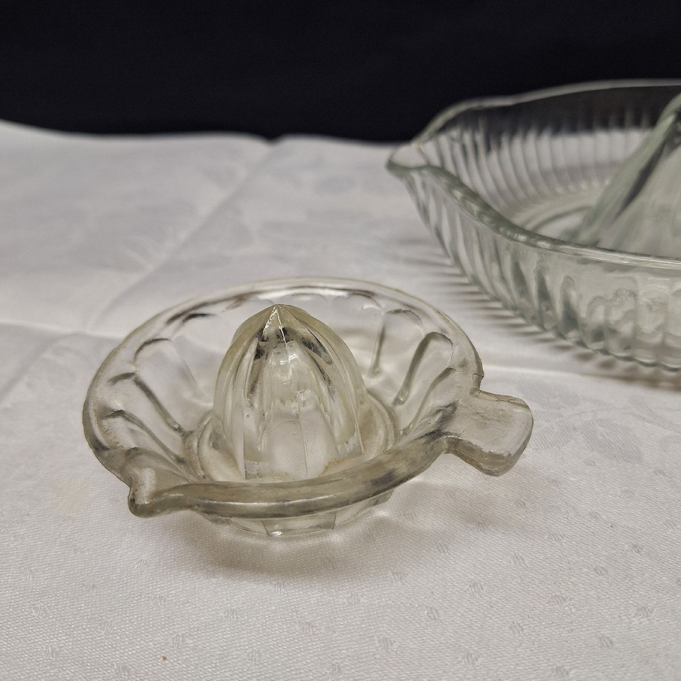Küchengeräte: Alte Zitronenpressen aus Glas – Gebraucht aus Winterthur von Goldpipau 1