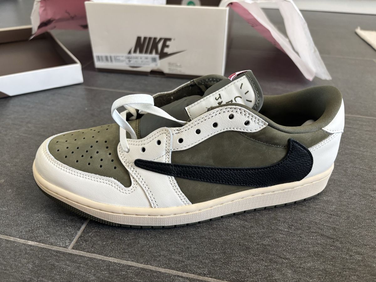 Nike Scarpe da uomo: Jordan 1 Retro Low OG SP Travis Scott Medium Olive – Nuovo e nell'imballaggio originale da Ins venduto da sel_6vqj 1