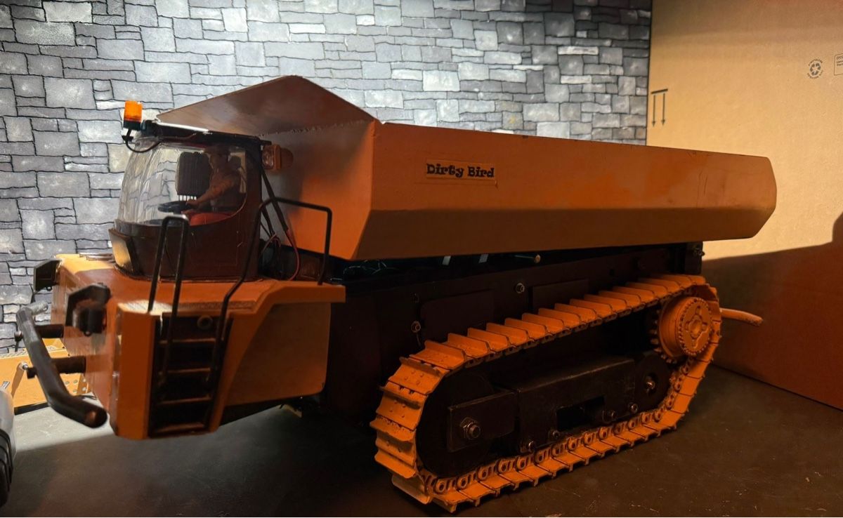 Modellismo RC: Hydraulischer Raupendumper 1:14 – Usato da Altdorf UR venduto da modellbau-widmer 2