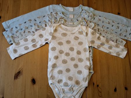 Body 4er Set Grösse 86/92 gut erhalten
