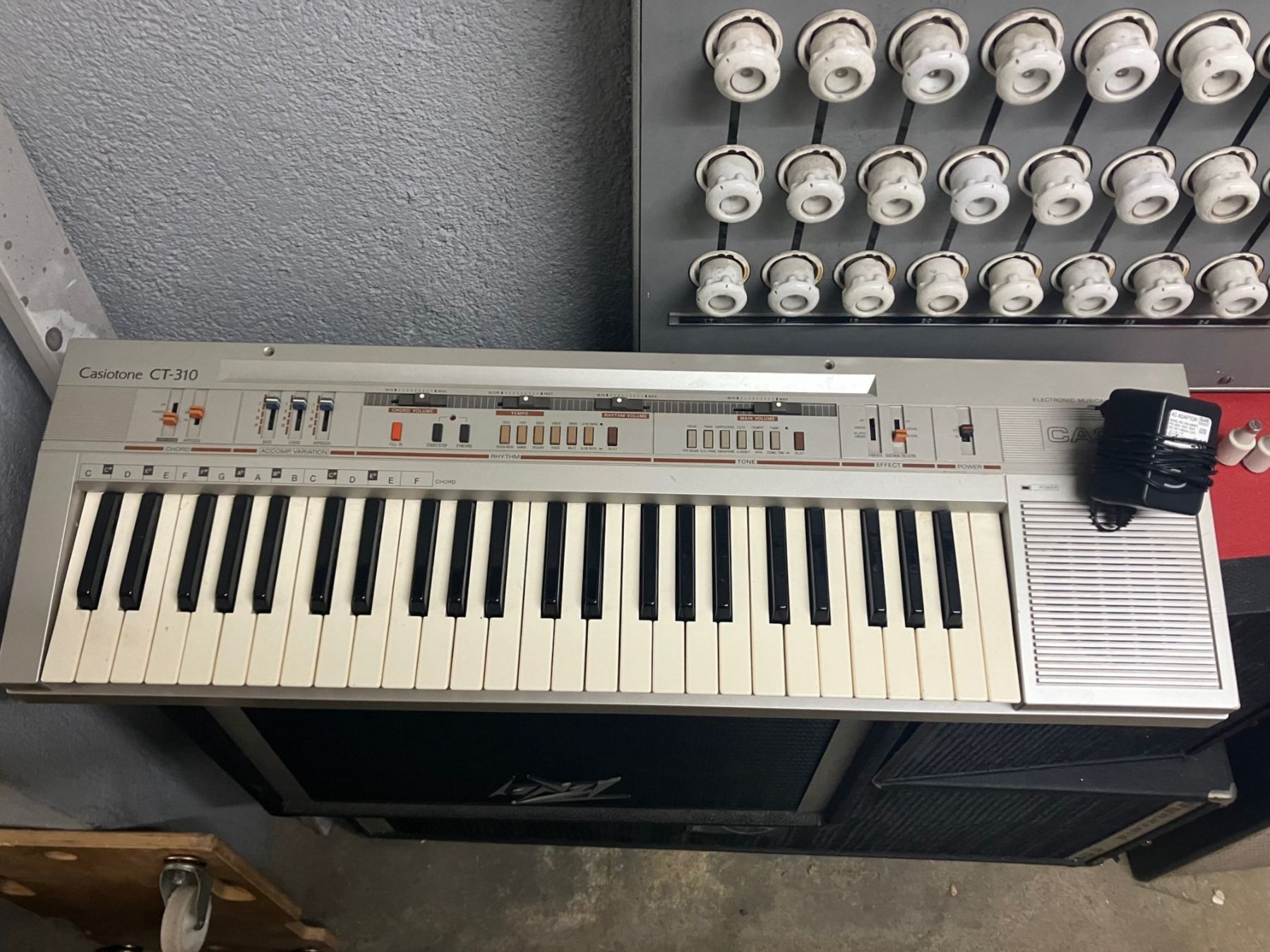Casio Strumenti musicali: Casiotone CT 310 – Usato da la chaux-de-fonds venduto da Astromanalain