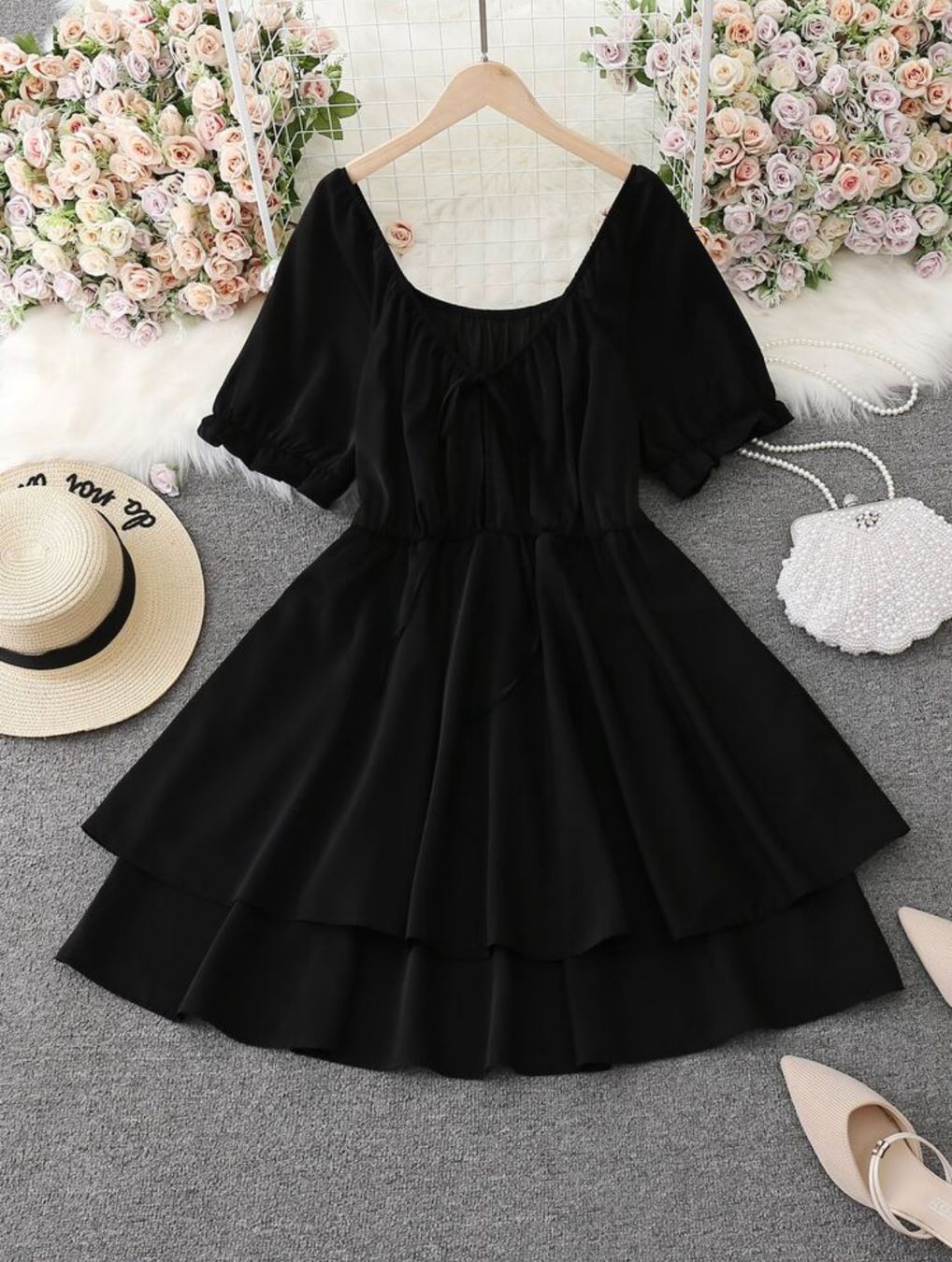 Shein Vestiti: Kleid mit Puffärmeln schwarz Gr. 54 / 5XL – Usato da Pratteln venduto da a23_j2gs