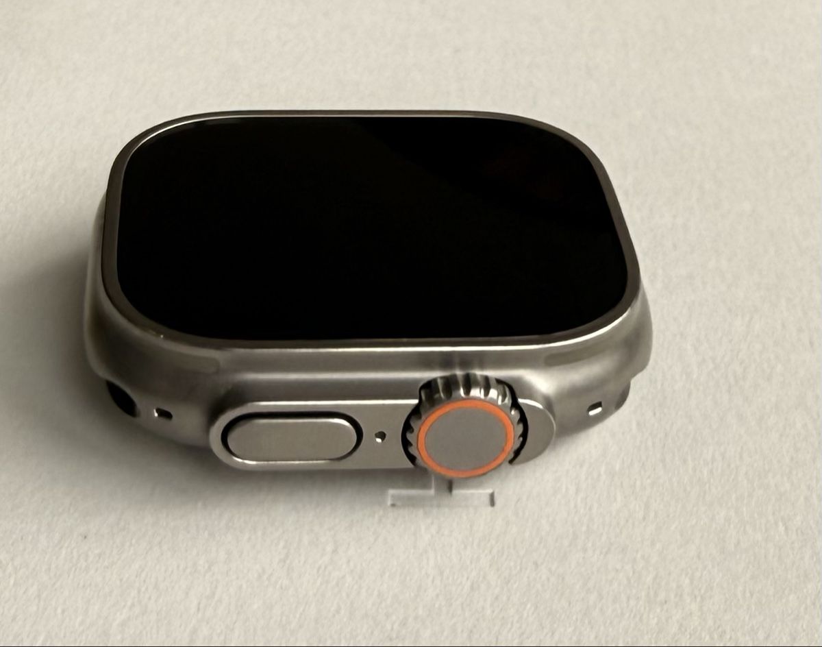 Apple Smartwatch: Apple Watch Ultra 1 titane – D'occasion à Savièse par Cedric007 2
