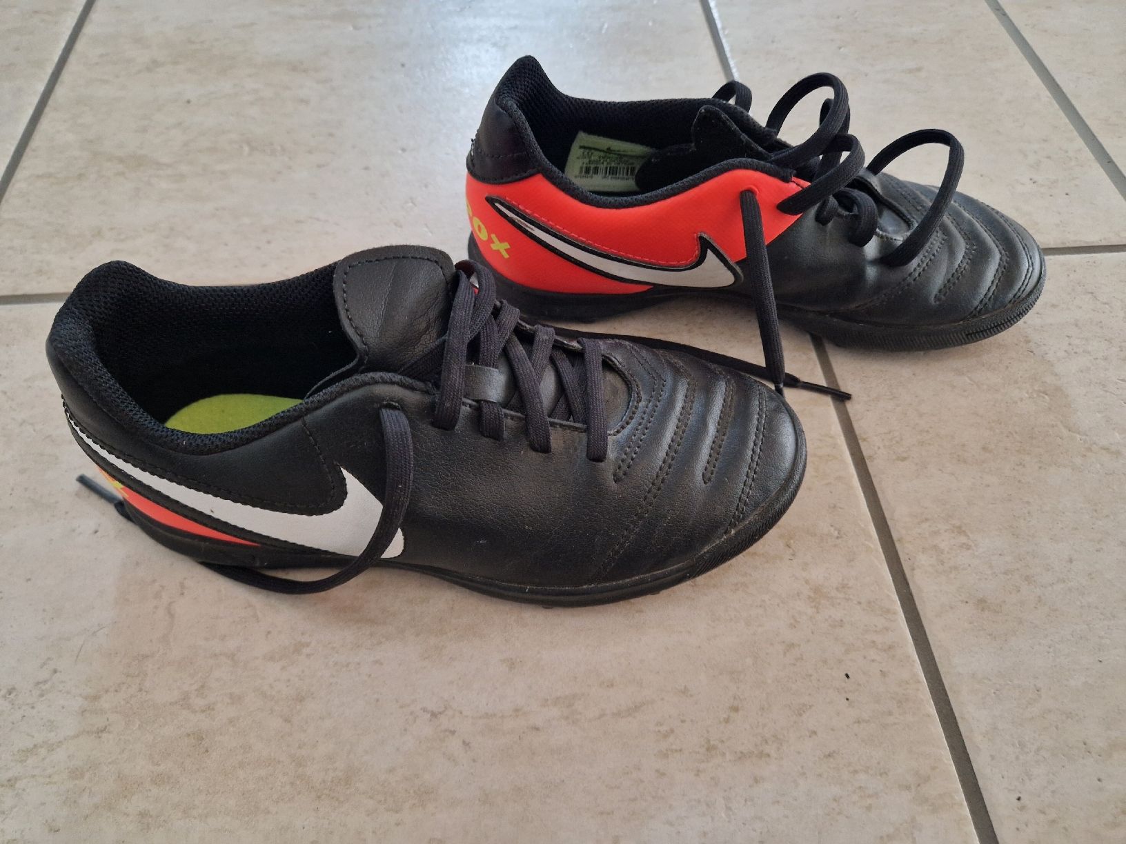 Nike Scarpe per ragazzi: Fussballschuh Gr. 33 – Usato da Bachenbülach venduto da Rufali84 3