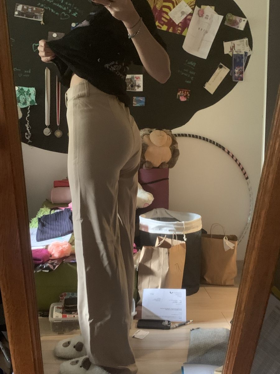 Hosen: Pantalon beige droit, taille 36 – Neu (gemäss Beschreibung) aus Vétroz von oce_ctz 1
