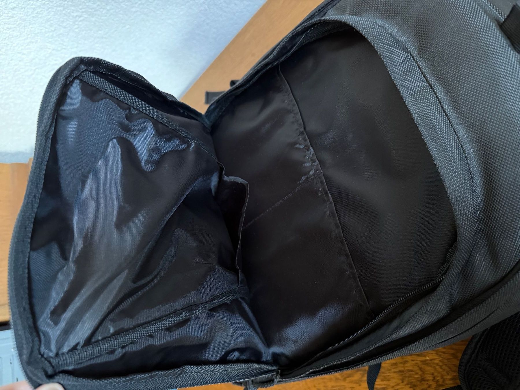 Nikon Zaini: Foto-Kamera Rucksack – Usato da Maschwanden venduto da Brindabella 1
