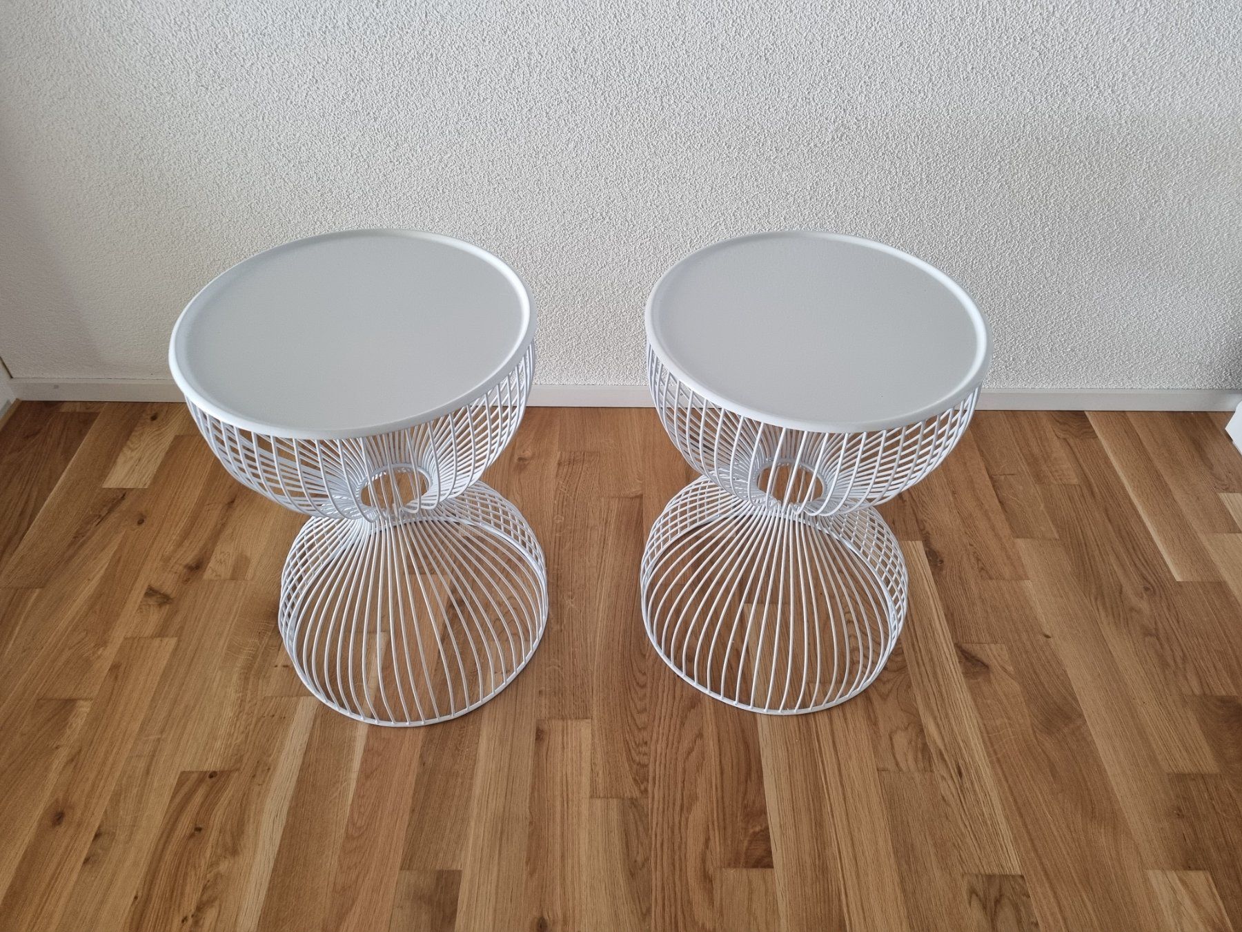 Set de table et chaises: 2 Beistelltische Metall Drahtkorb weiss – D'occasion à Beinwil am See par SteffenG02