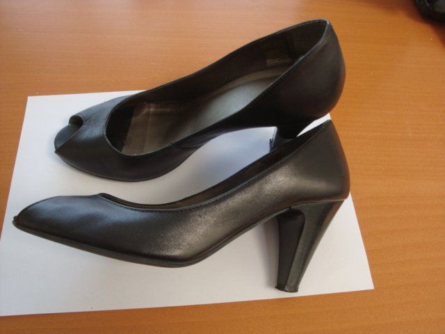 Scarpe da donna: Pumps schwarz – Usato da Thun venduto da Ereli47 1