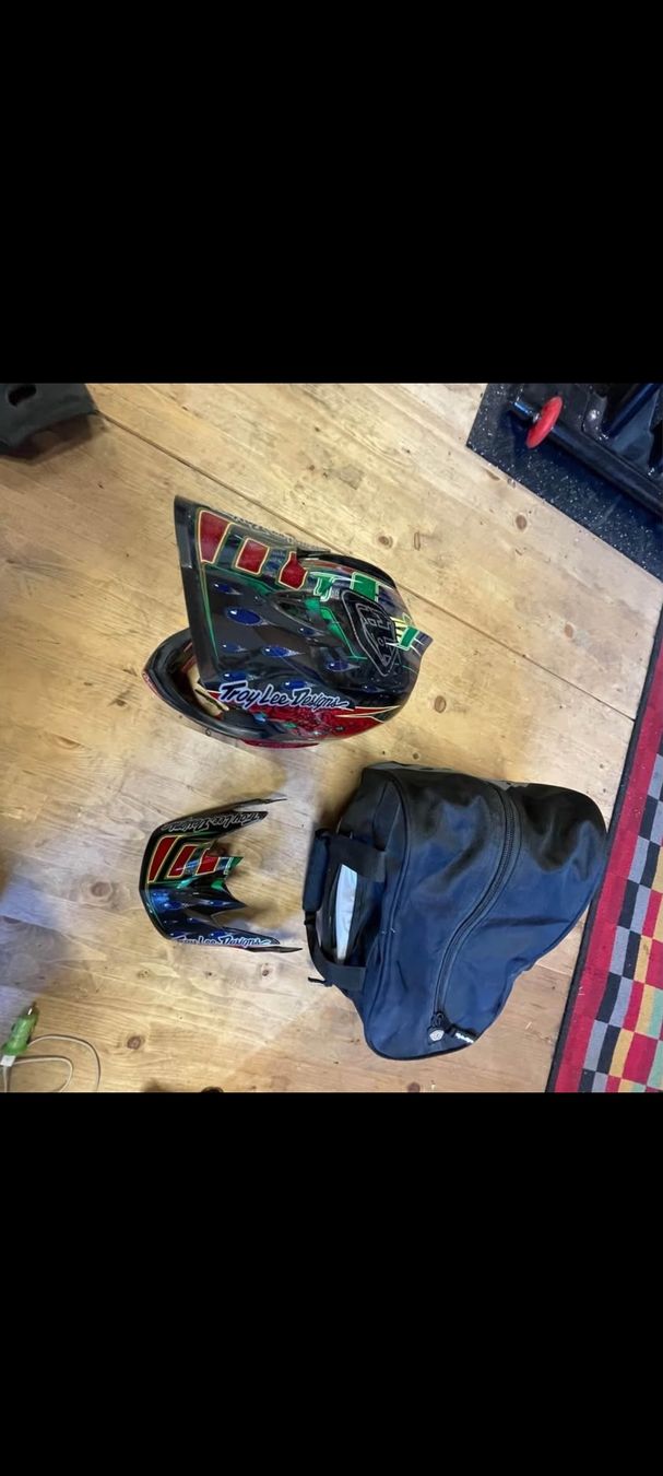 Troy Lee Caschi: Casque Troy Lee Designs D3 carbon  – Usato da Chamoson venduto da rom_8rkp 2