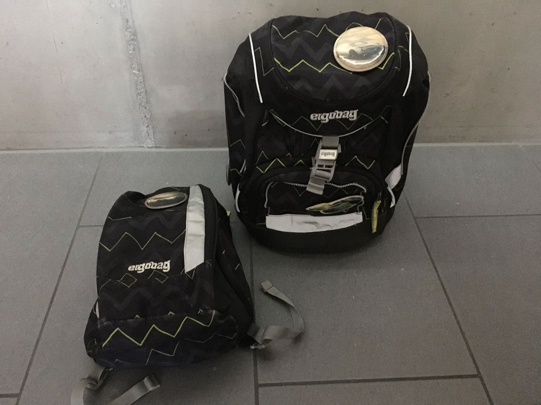 Kindertaschen: Ergobag Schulrucksack mit Turnrucksack Etuis – Gebraucht aus Oberrohrdorf von Desteny1 5