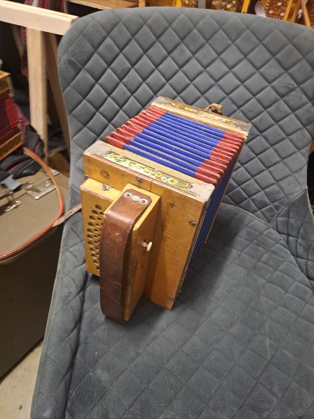 Strumenti musicali: schwyzerorgeli – Usato da Villeneuve venduto da BibiVintage 3