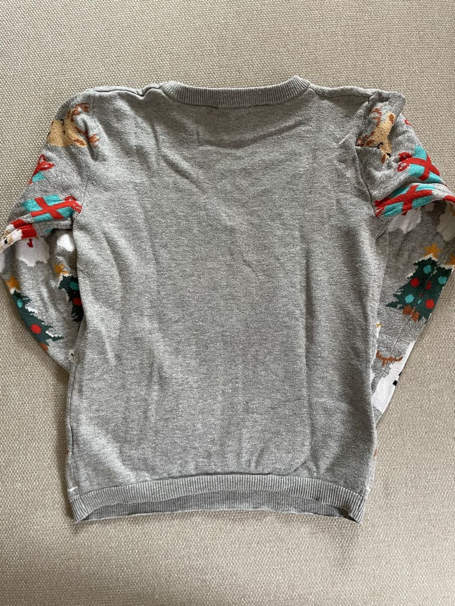 H&M Pulls et sweat-shirts: Weihnachtspullover Grösse 122/128 – D'occasion à Goldswil par Fisel 2