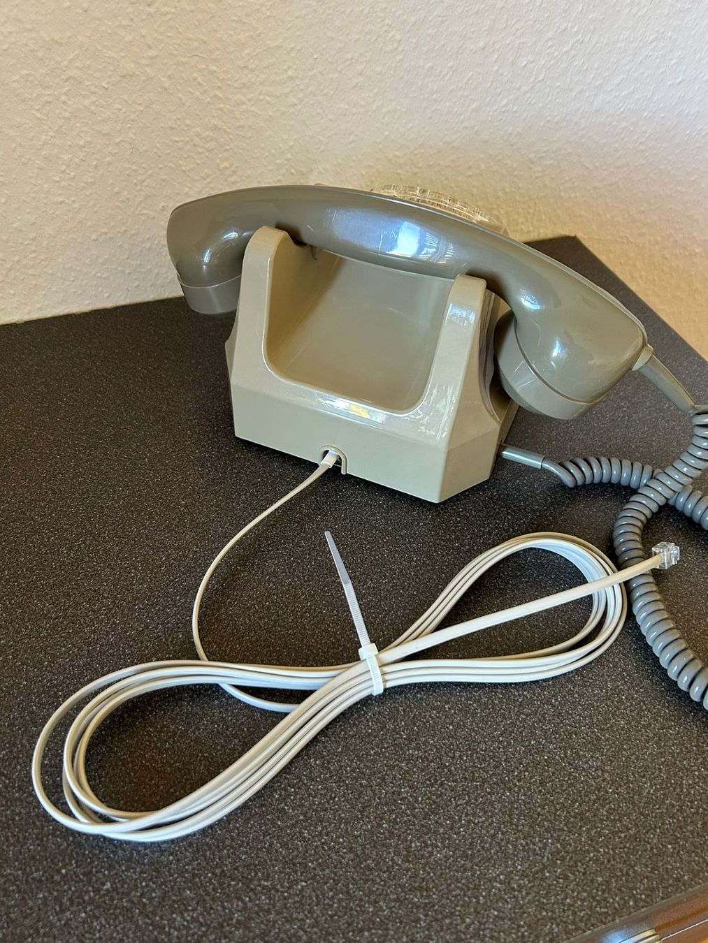 Telefone: Tischtelefon Modell 50,  betriebsbereit – Gebraucht aus Muri AG von old-swissphones 1