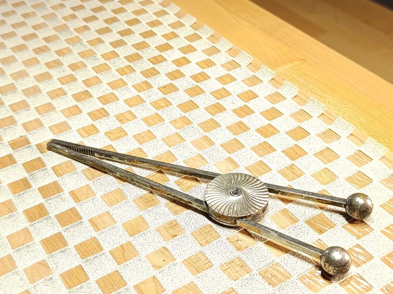 Appareils de cuisine: JACQUES ADNET Art Deko Design versilberte Eiszange um 1930j – D'occasion à Steffisburg par 1.Schmuckschatulle