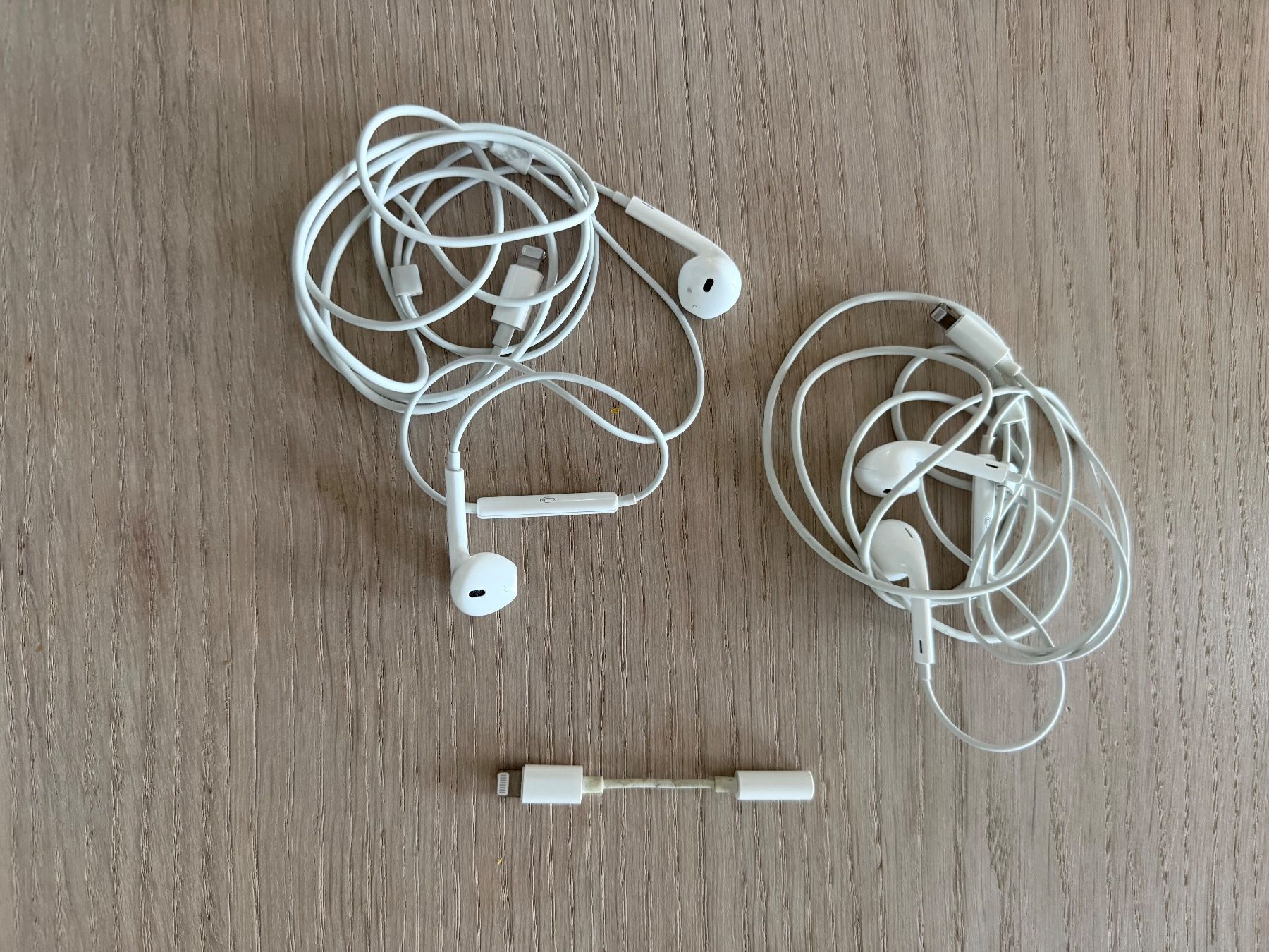 Apple Kopfhörer: Diverse Apple Headsets – Gebraucht aus Schwyz von Velvet05
