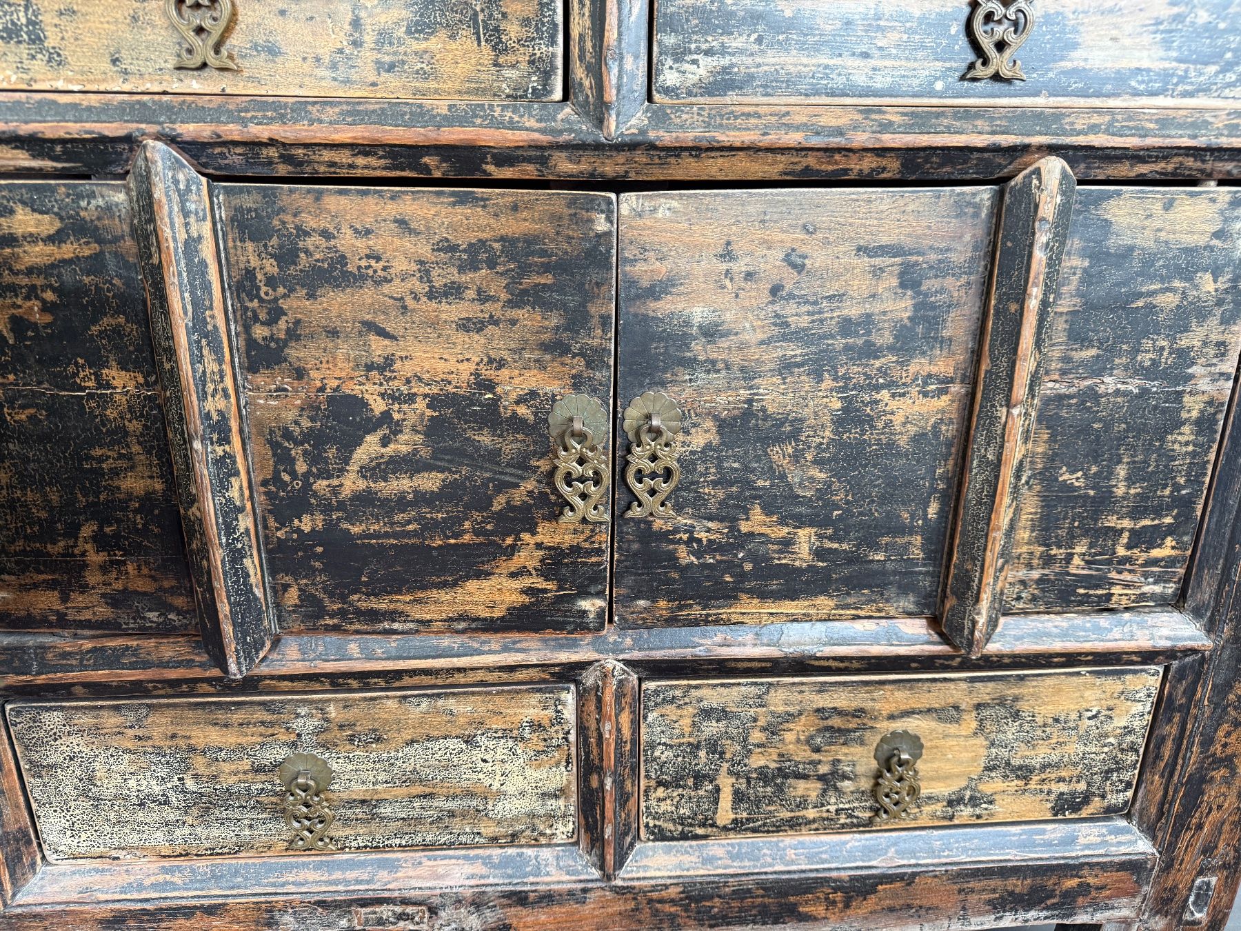 Credenze: Antikes asiatisches Sideboard – Usato da Wiesendangen venduto da Fastwi 1