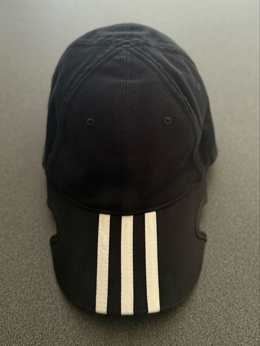 Balenciaga Copricapi, berretti & cappellini: Balenciaga X Adidas Cap – Nuovo (secondo la descrizione) da Kilchberg ZH venduto da oli_vm25