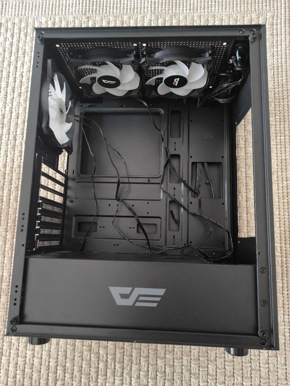 Gehäuse: PC Gehäuse Darkflash mit 3 Fan Lüfter – Gebraucht aus Emmenbrücke von nem_qht9