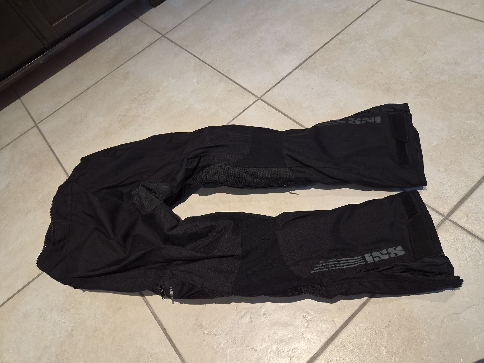 IXS Lotti di vestiti: iXS Motorrad-Kombi Gr. M – Usato da Wohlen AG venduto da Uriel.j.g 5
