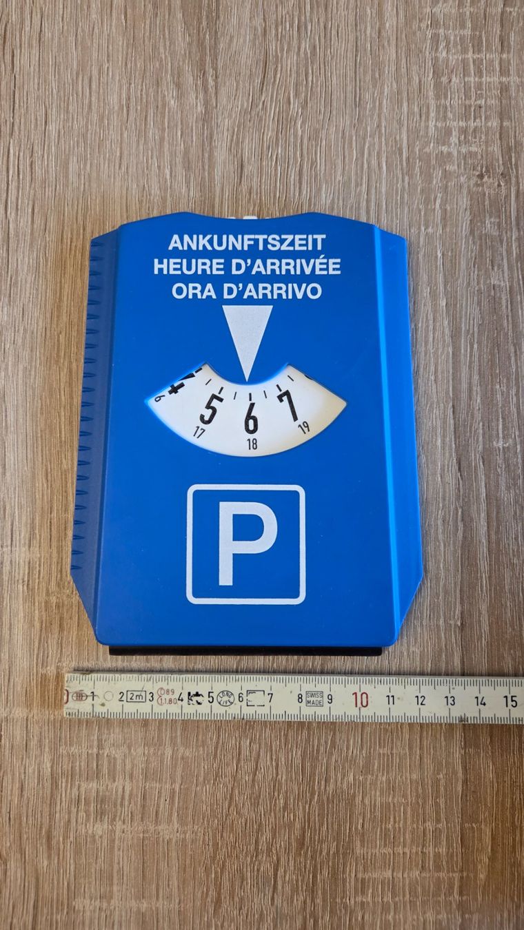 Alle Werkzeuge: EU-Parkscheibe mit Eis-Kratzer, Frühlings-Schnäppchen ❄️🚗 – Gebraucht aus Adlikon b.Regensdf von ChriZ86 2