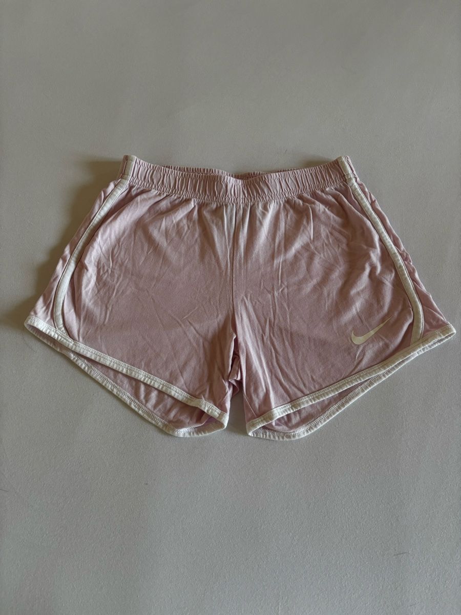 Nike Pantaloni: short Nike – Usato da Vouvry venduto da sha_rk5q