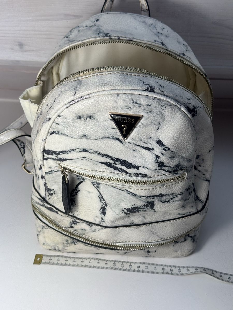 Guess Borse & Zaini: Guess Backpack white with black marble pattern used state – Usato da Hurden venduto da rac_wyf8 4