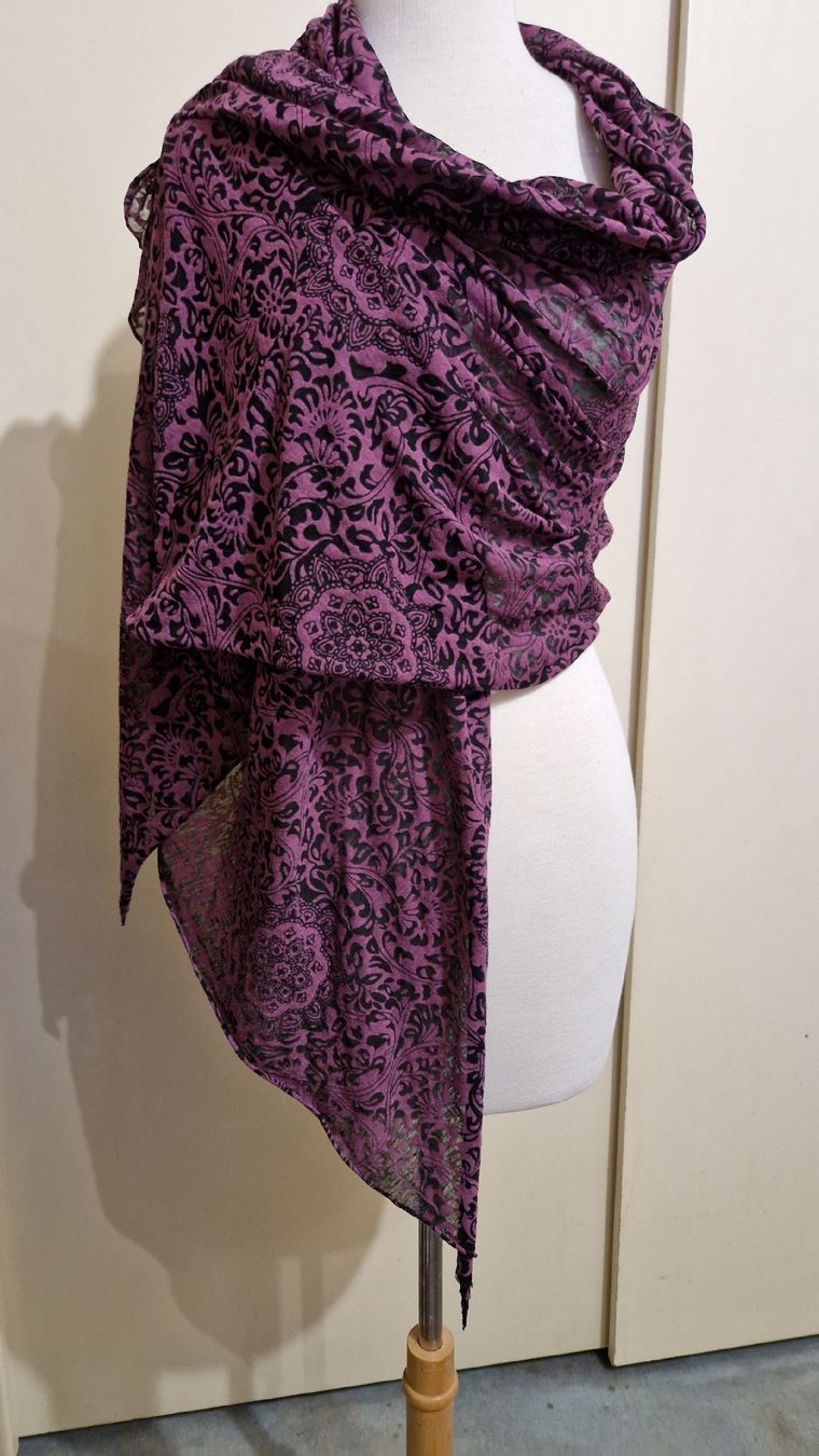 Foulard & Sciarpe: Schwarz-magenta gemusterter Longschal – Usato da Oberengstringen venduto da Sheera7