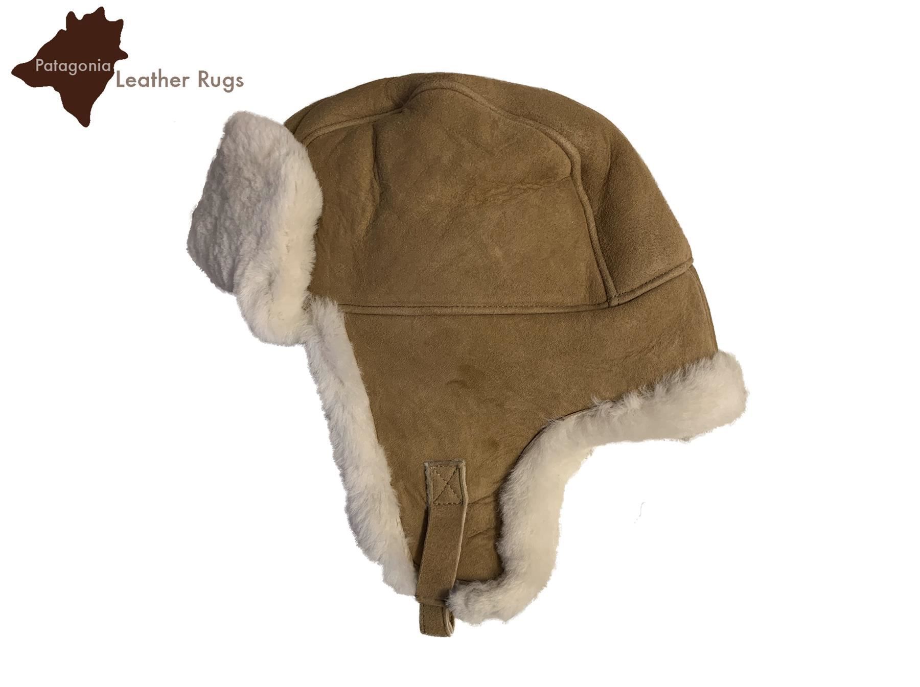 Copricapi, berretti & cappellini: Echt Lammfell-Fliegermütze – Nuovo e nell'imballaggio originale da Arbedo venduto da patagonialeatherrugs 1
