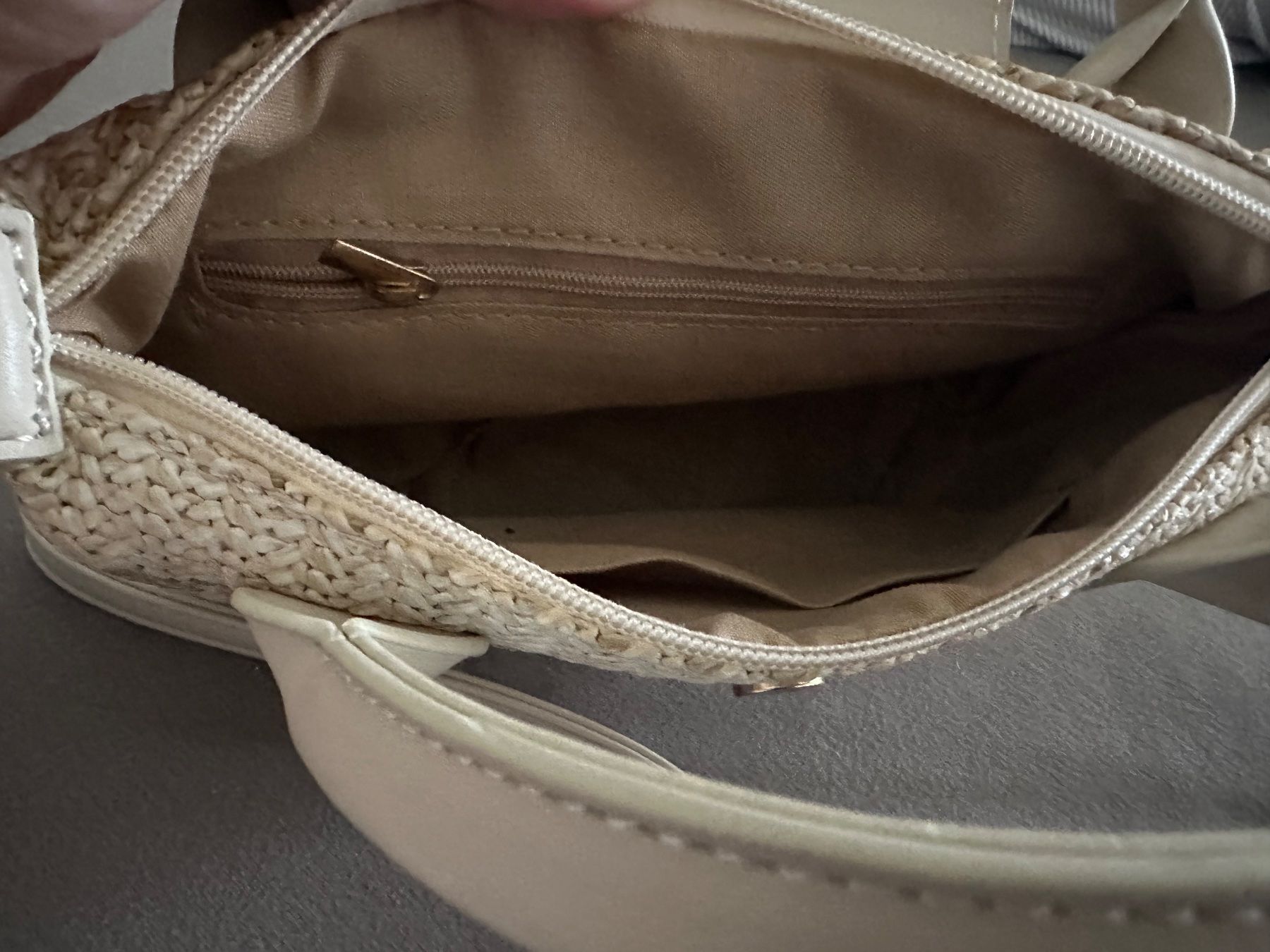 Taschen für Damen: Kleine Umhängetasche – Neu (gemäss Beschreibung) aus Lützelflüh-Goldb von Shelly5 3