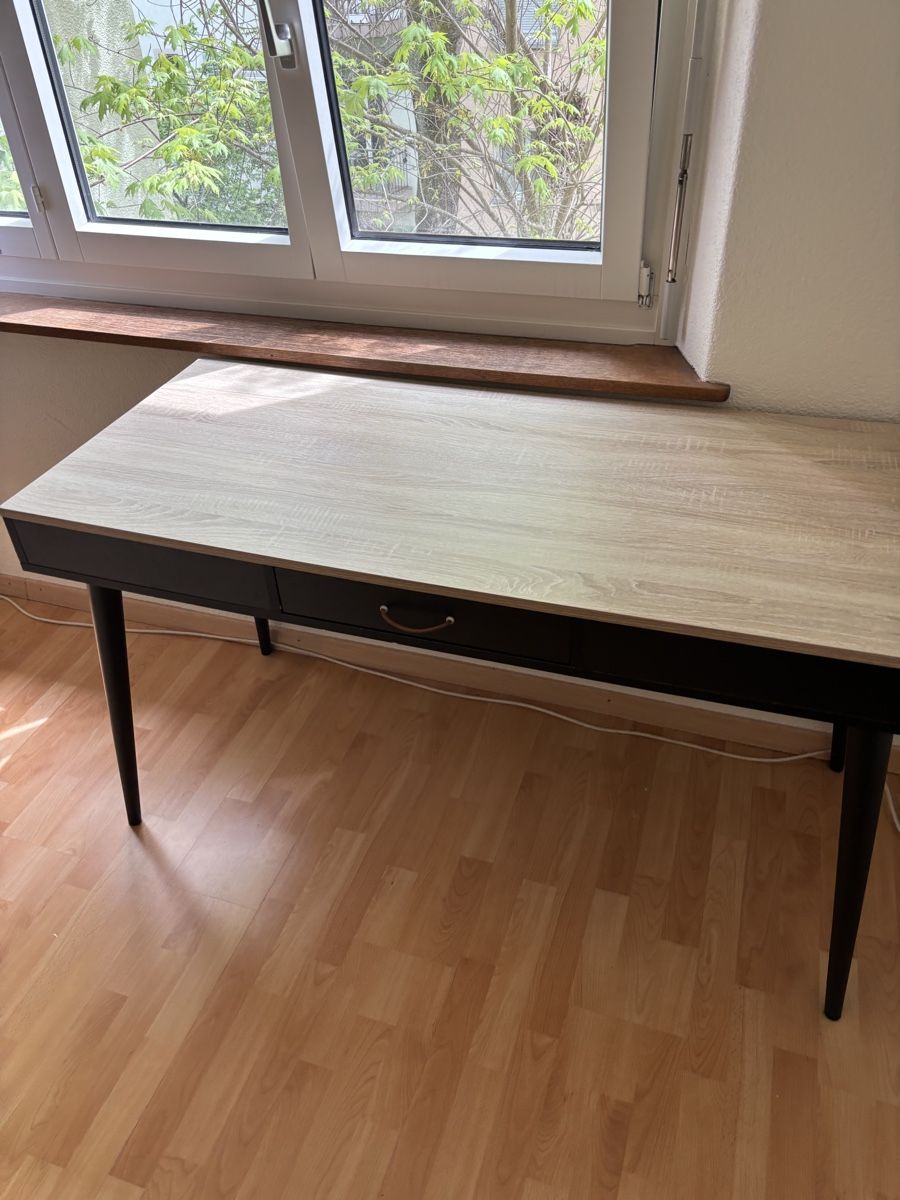 Scrivanie: Schreibtisch Colis – Usato da St. Gallen venduto da Janky00 1