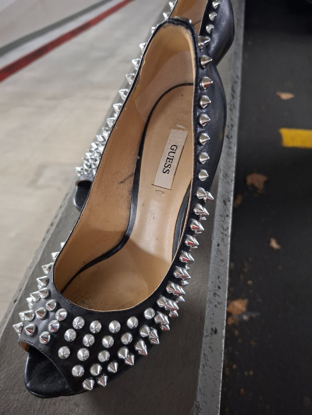 Guess Scarpe da donna: Guess Original – Usato da Emmenbrücke venduto da Ddagi