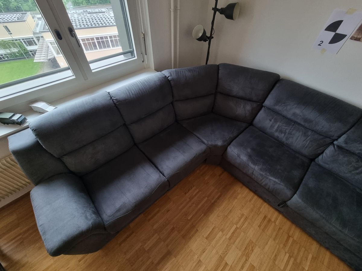 Divani: Grosses U-förmiges Sofa mit Schlaffläche, Farbe Anthrazit – Usato da Muttenz venduto da rabo07 2