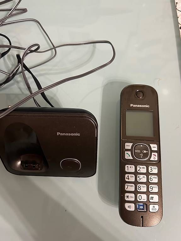 Téléphones: Panasonic Festnetztelefon – D'occasion à Ettiswil par SHE75 2