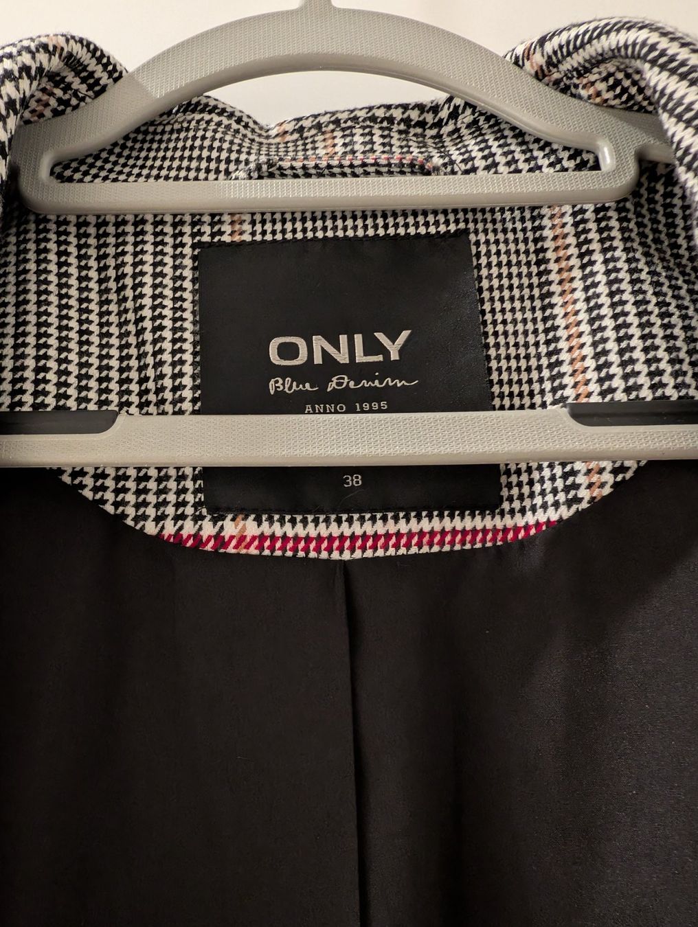 Completi & Tailleur: ONLY karierter Blazer Gr. 38 – Usato da Schönenwerd venduto da sal_75dx 2