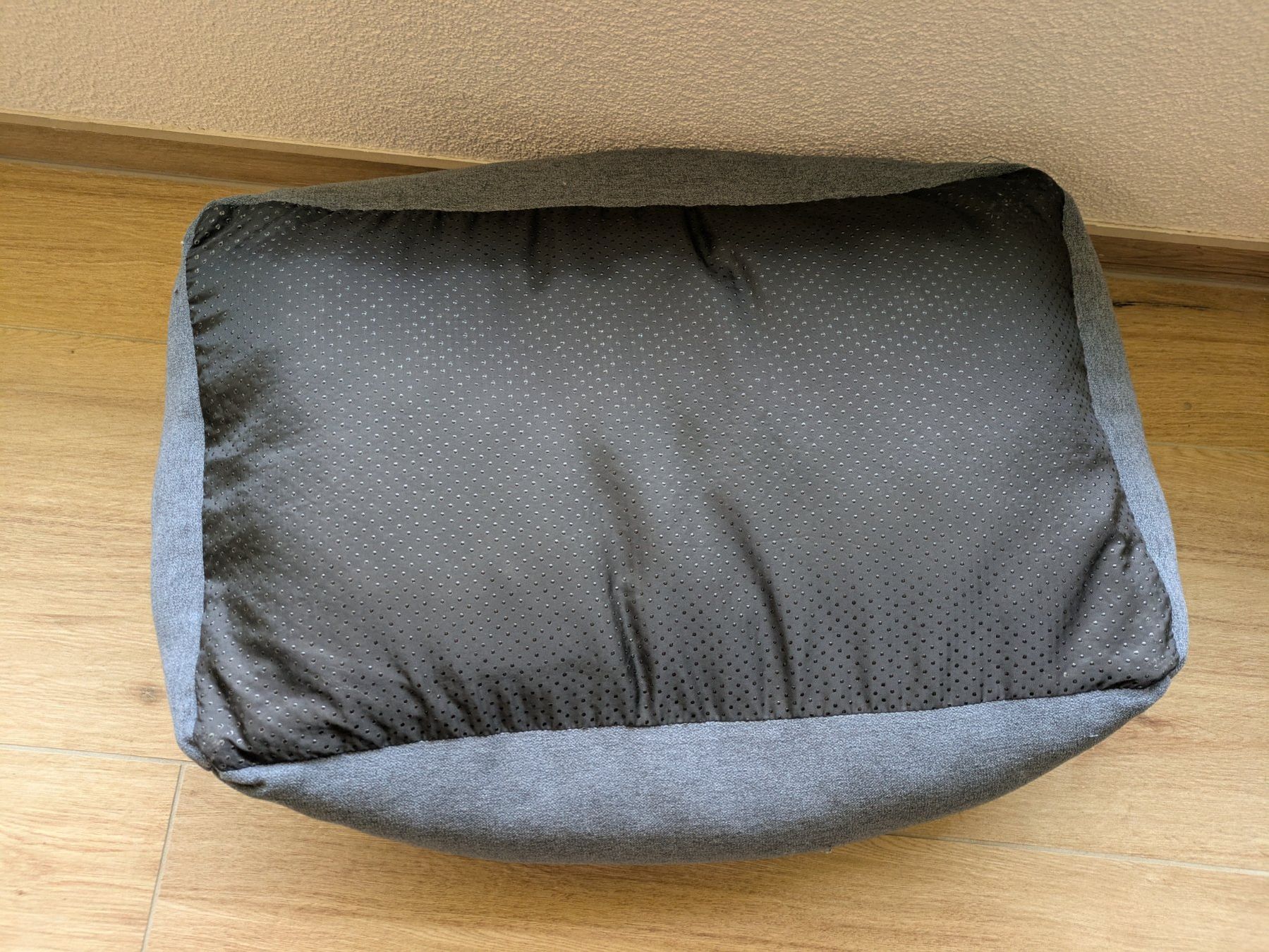 Liege- & Schlafplätze: Hundebett 60x40 cm – Gebraucht aus Wangen an der Aare von eggerclaudia 2