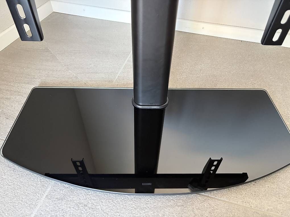 Staffa per monitor: Neuwertiger TV-Standfuss 32"-65" – Usato da Winterthur venduto da sidthekid1990 1