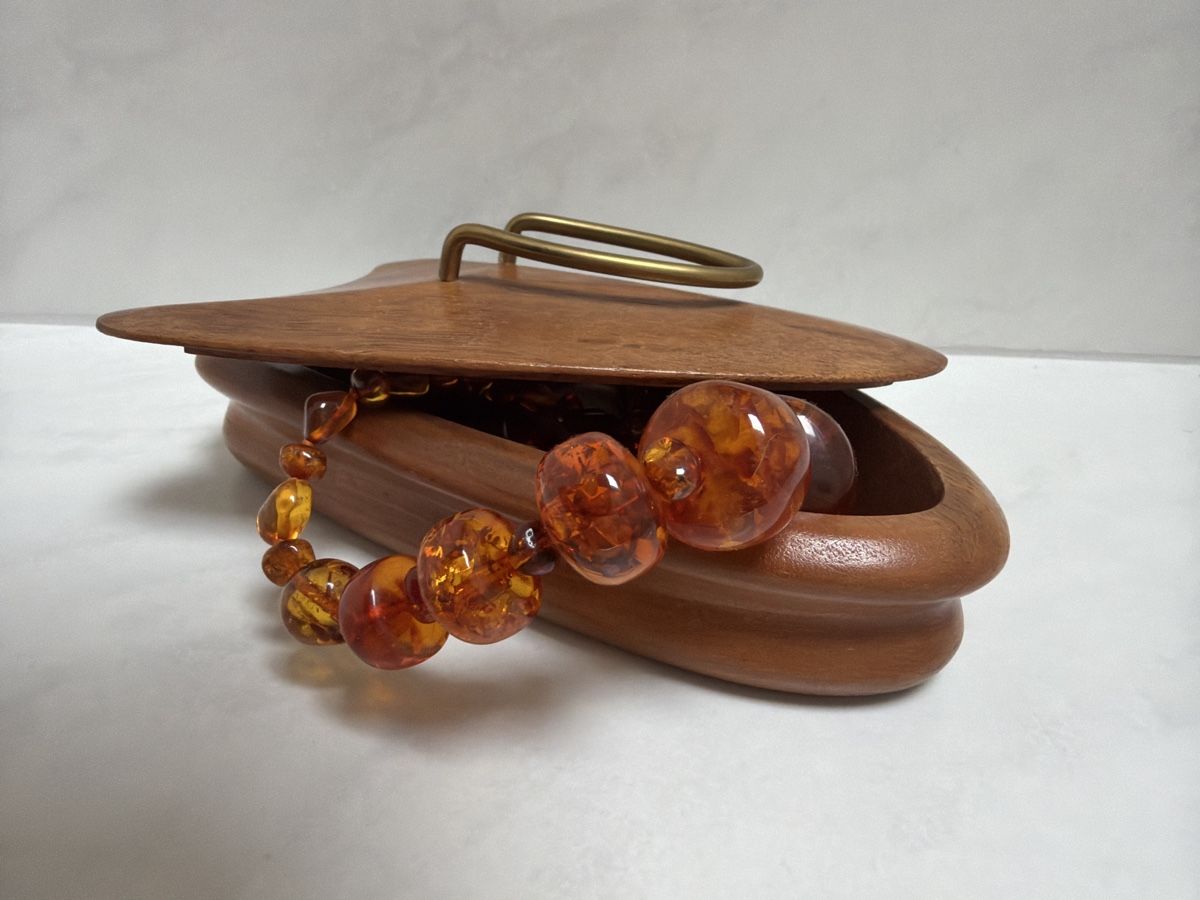 Alle Dekorationen: Holzdose Vintage, Nussbaumholz. – Gebraucht aus Biberist von Momo33 2