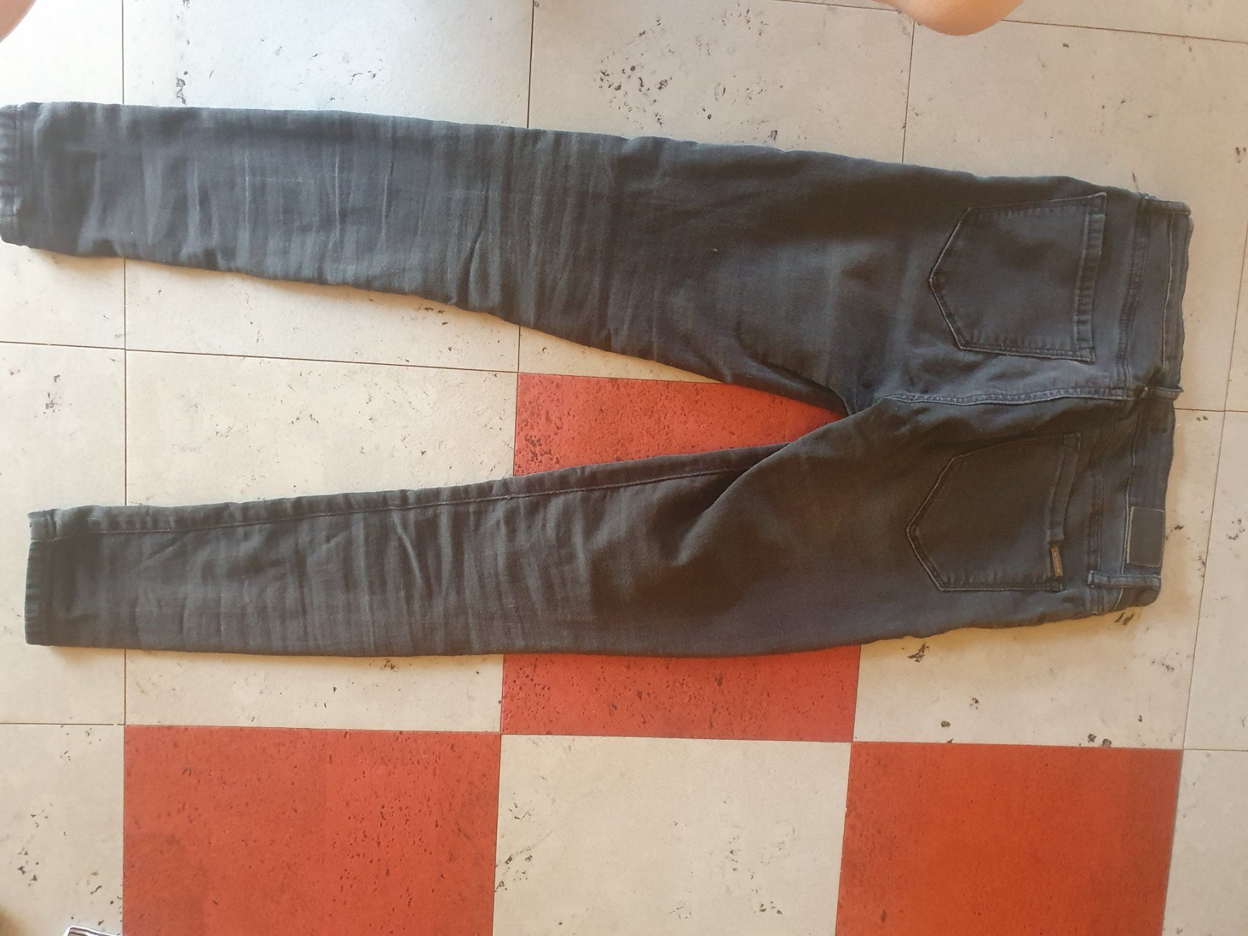 Jeans: Jeans Schwarz – Usato da Moosseedorf venduto da Sonnenschein.. 4